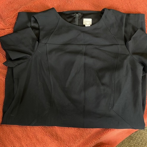 Never worn black below the knee dress from CHICOS cold shoulder style - Picture 4 of 4